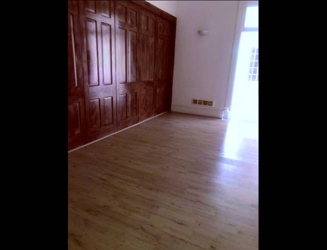 900M² BUSINESS CENTRE FOR SALE IN ESSENWOOD